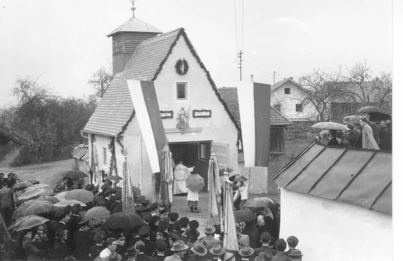1957-einweihung-geraetehaus (1).jpg